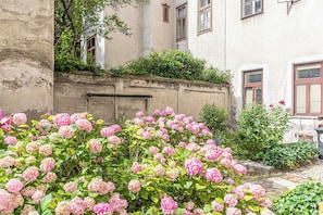Basic Apartment | Exterior detail - Comfy Stay Near AKH Perfect For Traveler (Vienna)