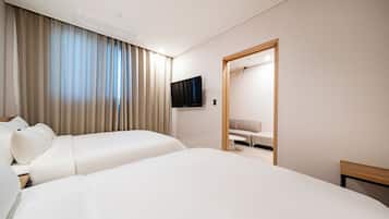 Suite | Desk, free WiFi