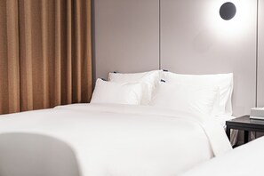 Quarto duplo luxo | Escrivaninha, Wi-Fi de cortesia