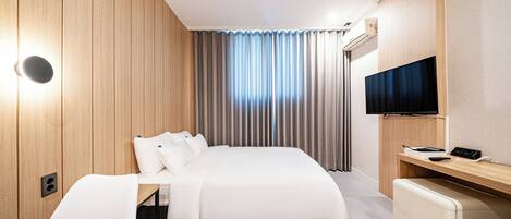 Deluxe Double Room | Desk, free WiFi