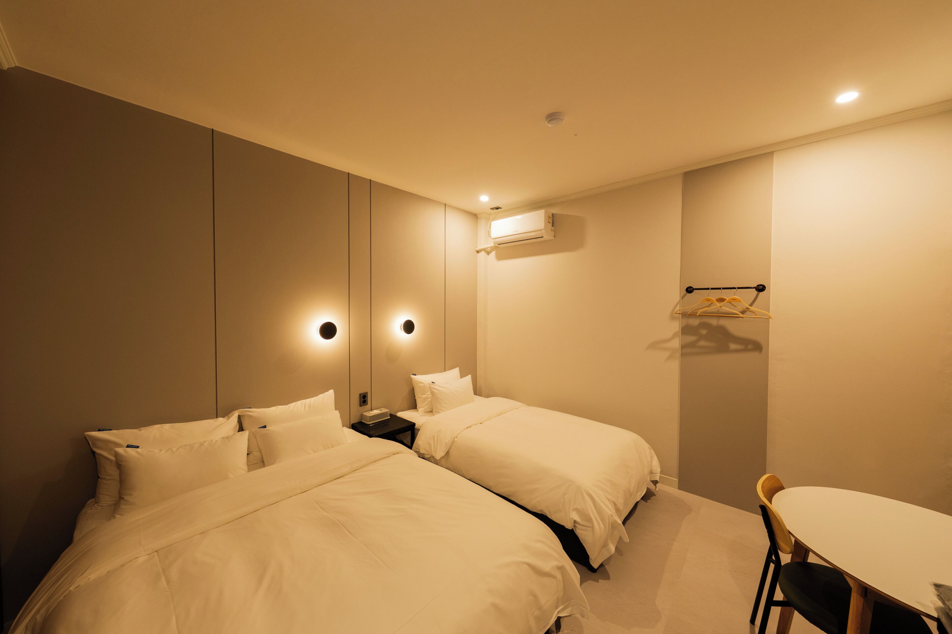 Deluxe Twin Room | Desk, free WiFi