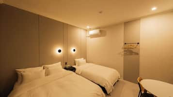 Deluxe Twin Room | Desk, free WiFi