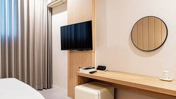 Deluxe tweepersoonskamer | Een bureau, gratis wifi