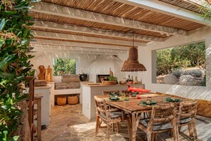 Outdoor dining - Villa Lotus Harmony - Charming villa in Portobello Di Gallura (Portobello Di Gallura)