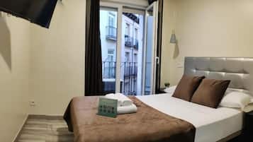 Habitación doble superior, balcón, vistas a la ciudad | Wifi gratis