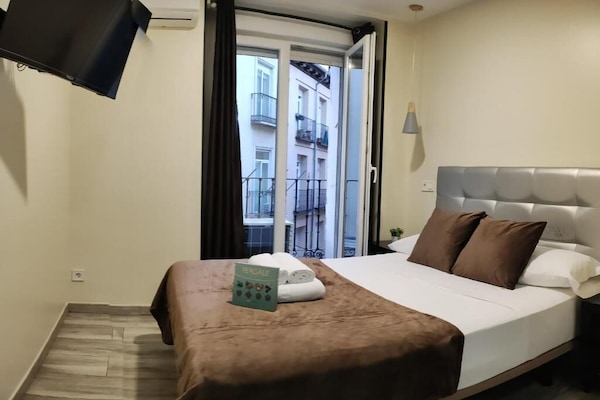 Habitació doble superior, balcó, vistes a la ciutat | Wifi gratuïta