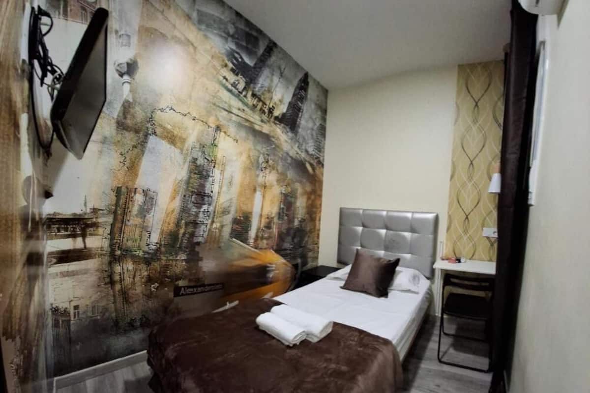 Traditional Single Room, Courtyard View | Free WiFi