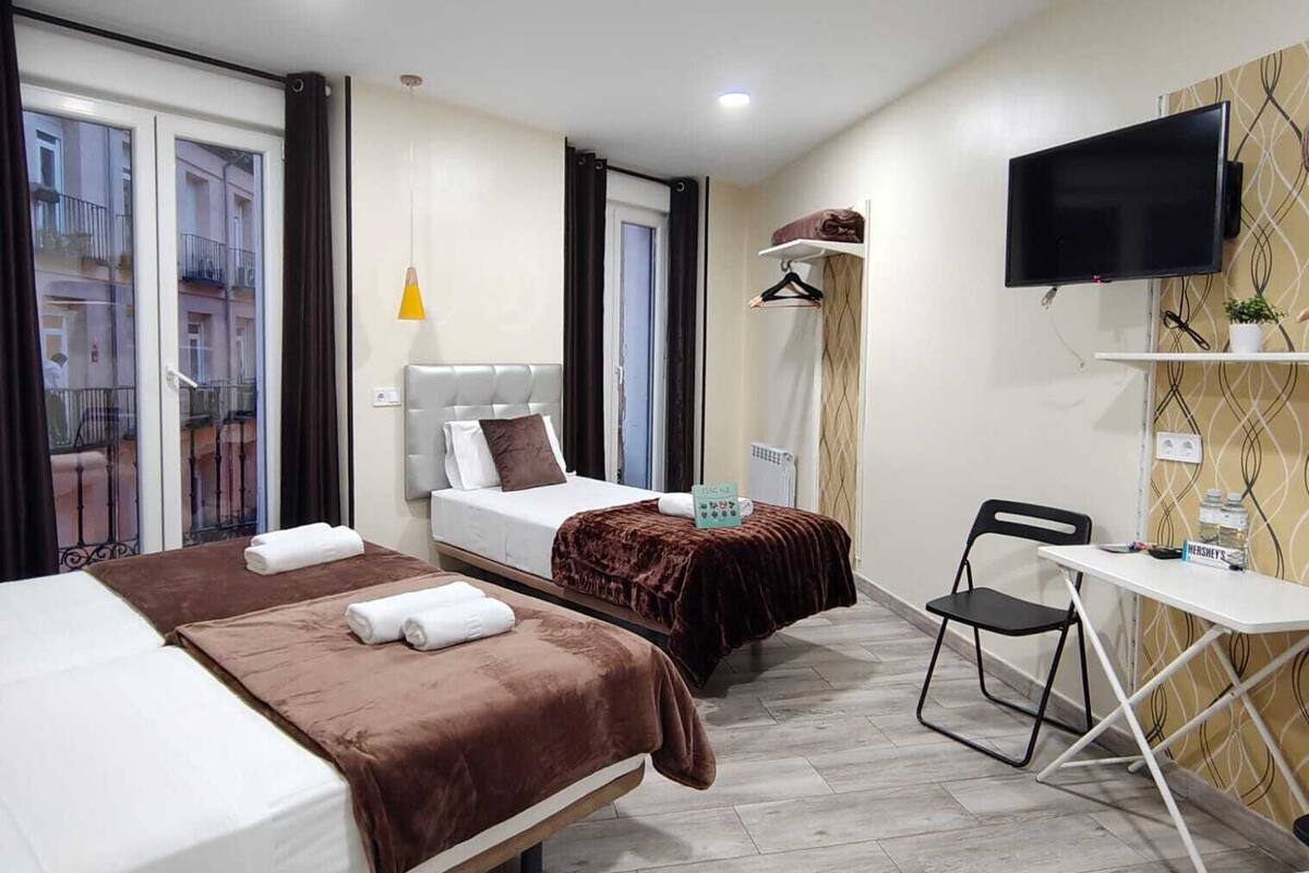 Comfort Triple Room, Balcony, City View | Free WiFi