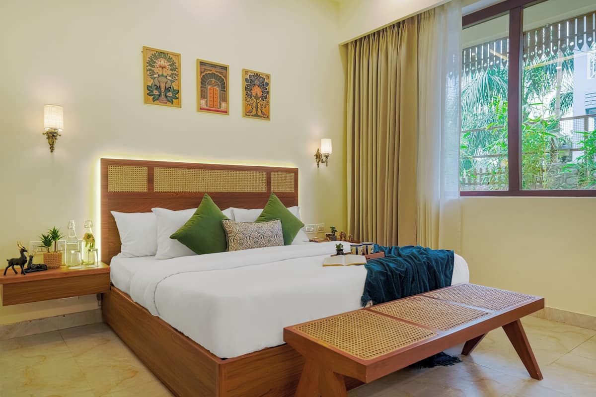 Egyptian cotton sheets, premium bedding, memory-foam beds, in-room safe