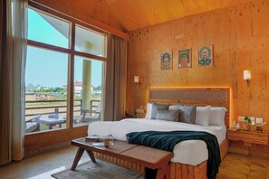 In-room safe, desk, laptop workspace, blackout curtains - Manovan Resort (Kaladhungi)