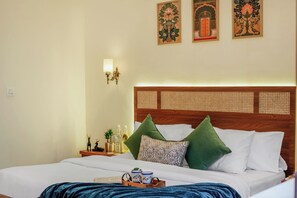 Deluxe Double Room | Desk, laptop workspace - Manovan Resort (Belparao)