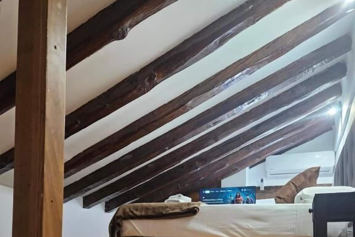 Standard Double or Twin Room, Courtyard View | Desk, soundproofing, free WiFi, wheelchair access