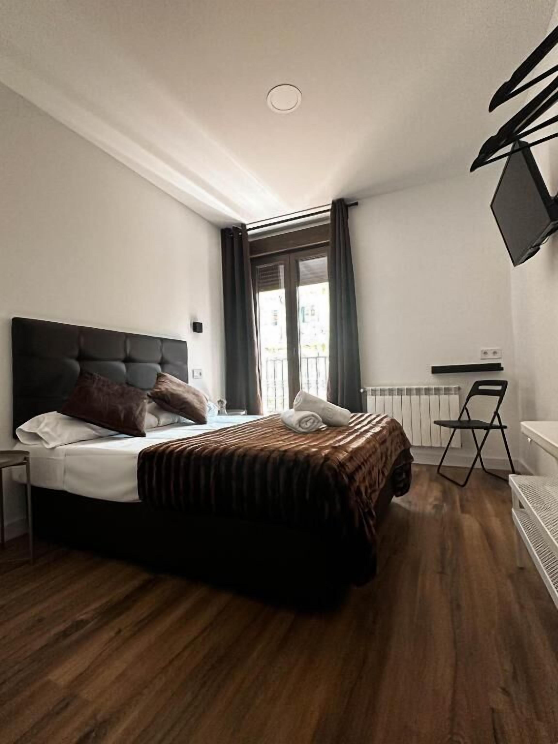 Deluxe Double Room, Balcony, City View | Desk, soundproofing, free WiFi, wheelchair access