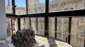 Habitación Deluxe doble, 1 cama doble, terraza, vistas a la ciudad | Interior