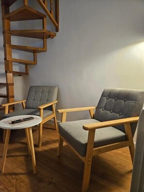 Standard Double or Twin Room, Courtyard View | Interior - Hostal Arenal Madrid (Madrid)