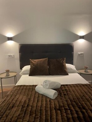 Soundproofing, free WiFi, wheelchair access - Hostal Arenal Madrid (Madrid)