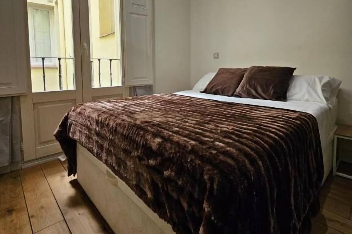 Executive Triple Room, Courtyard View | Desk, soundproofing, free WiFi, wheelchair access