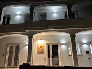 การตกแต่งภายนอก