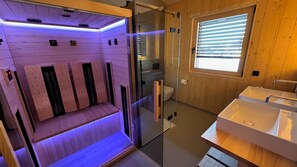 Een douche, een haardroger, handdoeken