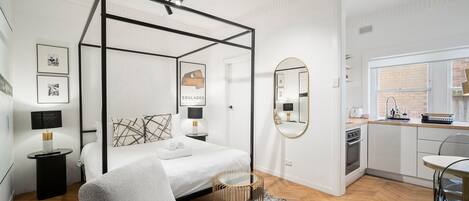 Free WiFi, bed sheets