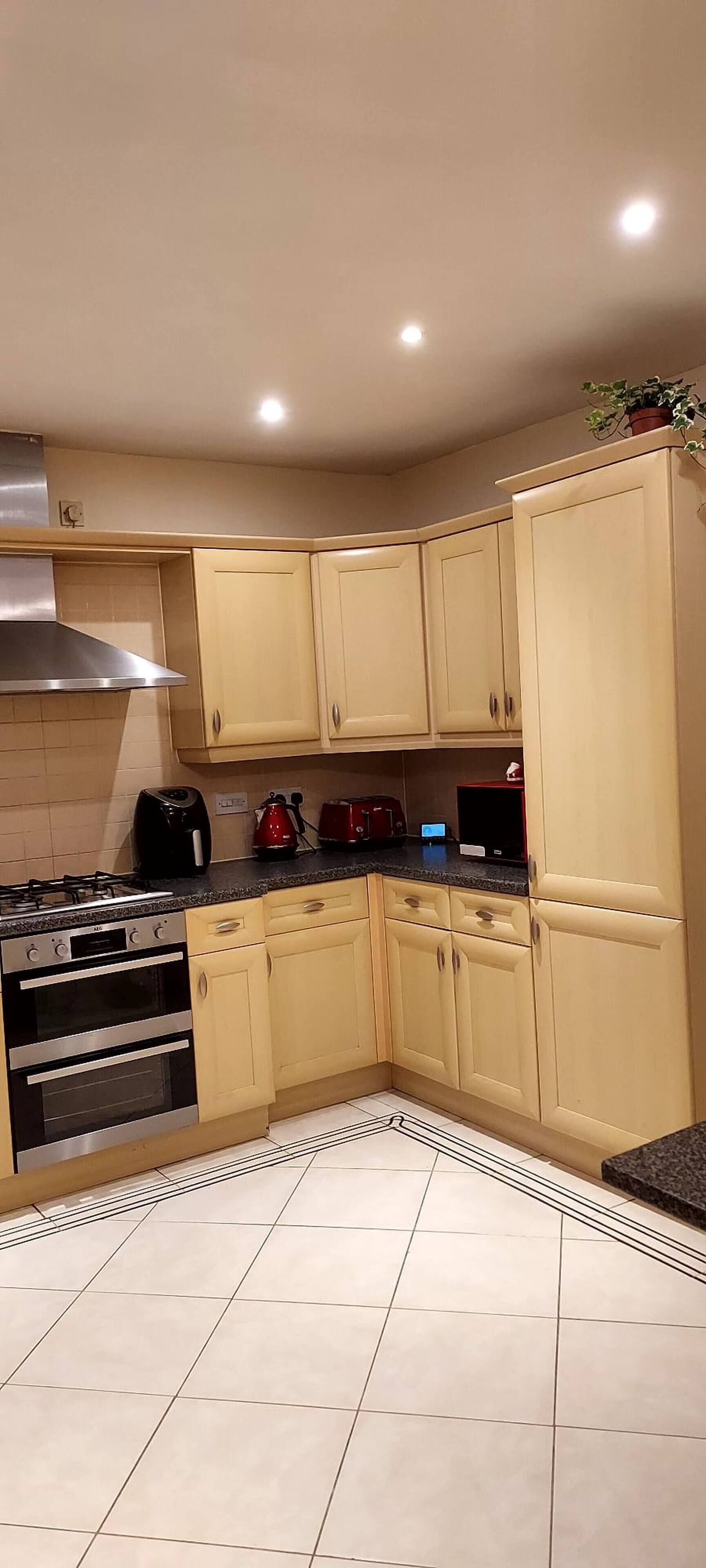 Réfrigérateur, micro-ondes, four, lave-vaisselle