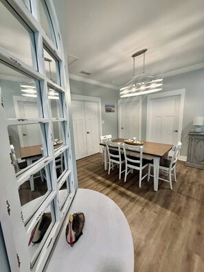 Dining - 7001 Rookery 3 pools pet friendly Gulf Shores (Gulf Shores)