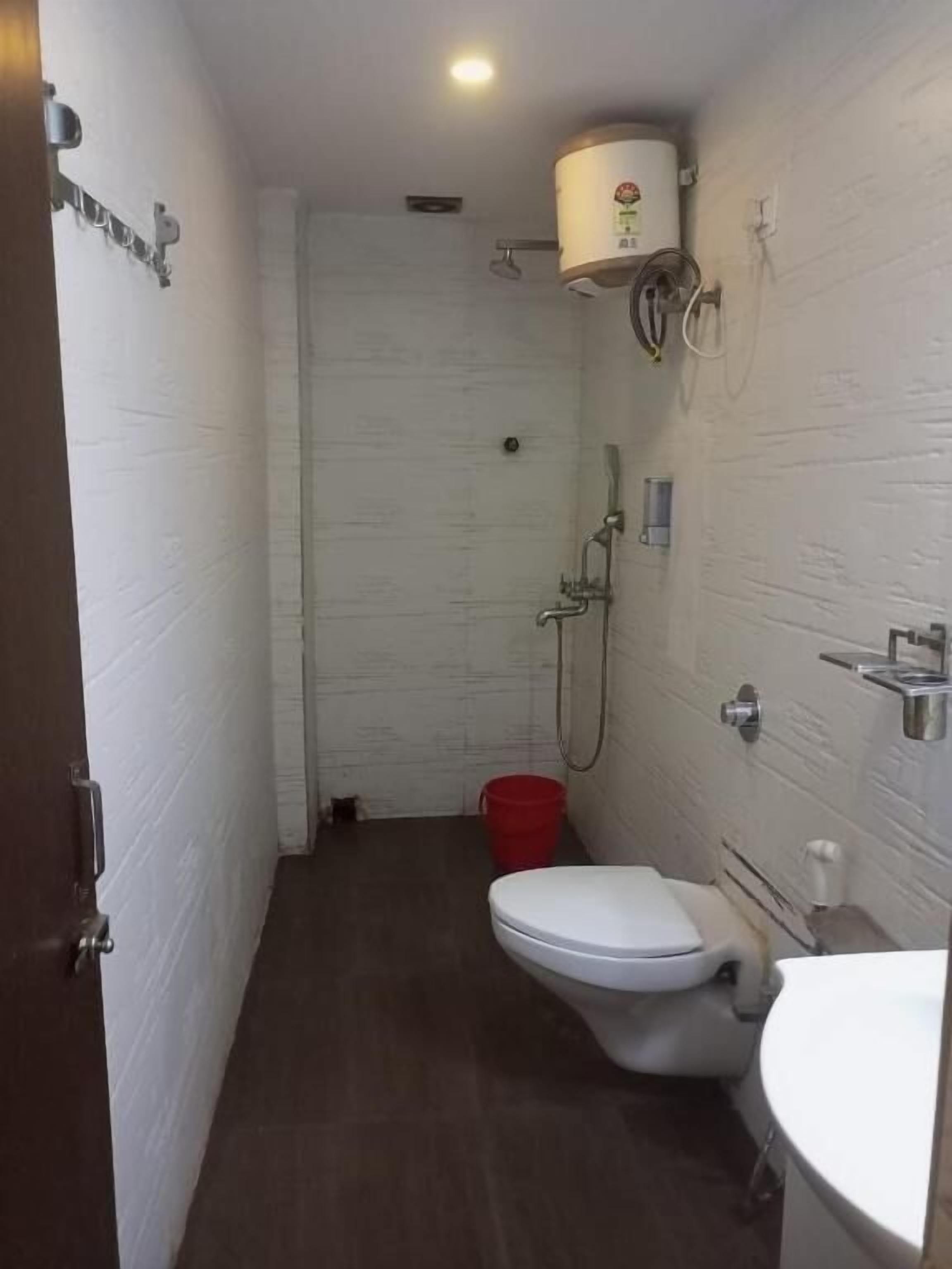 Shower, free toiletries, hair dryer, bathrobes