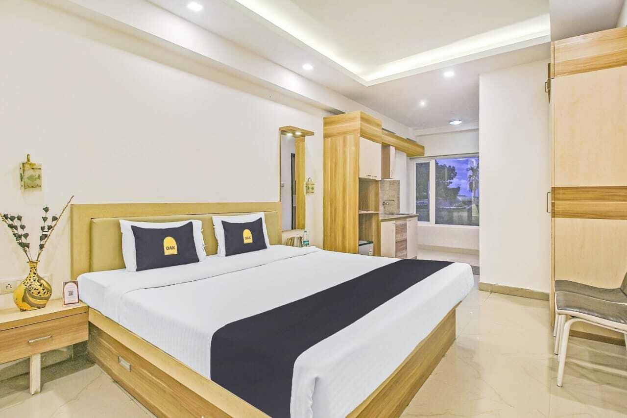 Työpöytä, kannettavalle tietokoneelle sopiva työtila, ilmainen Wi-Fi