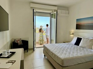 Superior Room, Balcony, Sea View | Hypo-allergenic bedding, down duvets, in-room safe, desk - HOTEL JONIO (Noto)