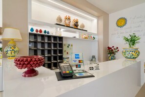 Reception - HOTEL JONIO (Noto)