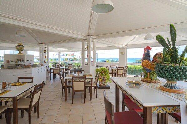 Dining - HOTEL JONIO (Noto)