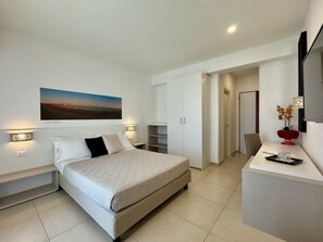 Superior Room, Balcony, Sea View | Hypo-allergenic bedding, down comforters, in-room safe, desk - HOTEL JONIO (Noto)