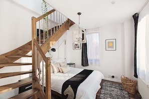 2 Schlafzimmer, Zimmersafe, Schreibtisch, Bügeleisen/Bügelbrett
