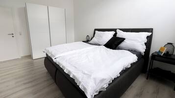 3 Schlafzimmer, Bügeleisen/Bügelbrett, WLAN, Bettwäsche