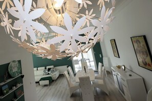 Dining - Apartment with three bedrooms, bathroom, 2 WCs, terrace and parking spaces (Gratkorn)