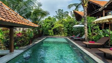 Kolam renang outdoor