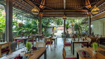 Tempat makan outdoor