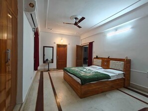 Värdeförvaringsskåp på rummet, strykjärn/strykbräda och gratis wi-fi