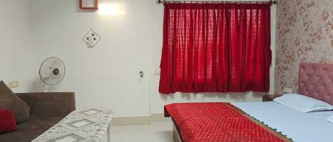 In-room safe, iron/ironing board, free WiFi, bed sheets