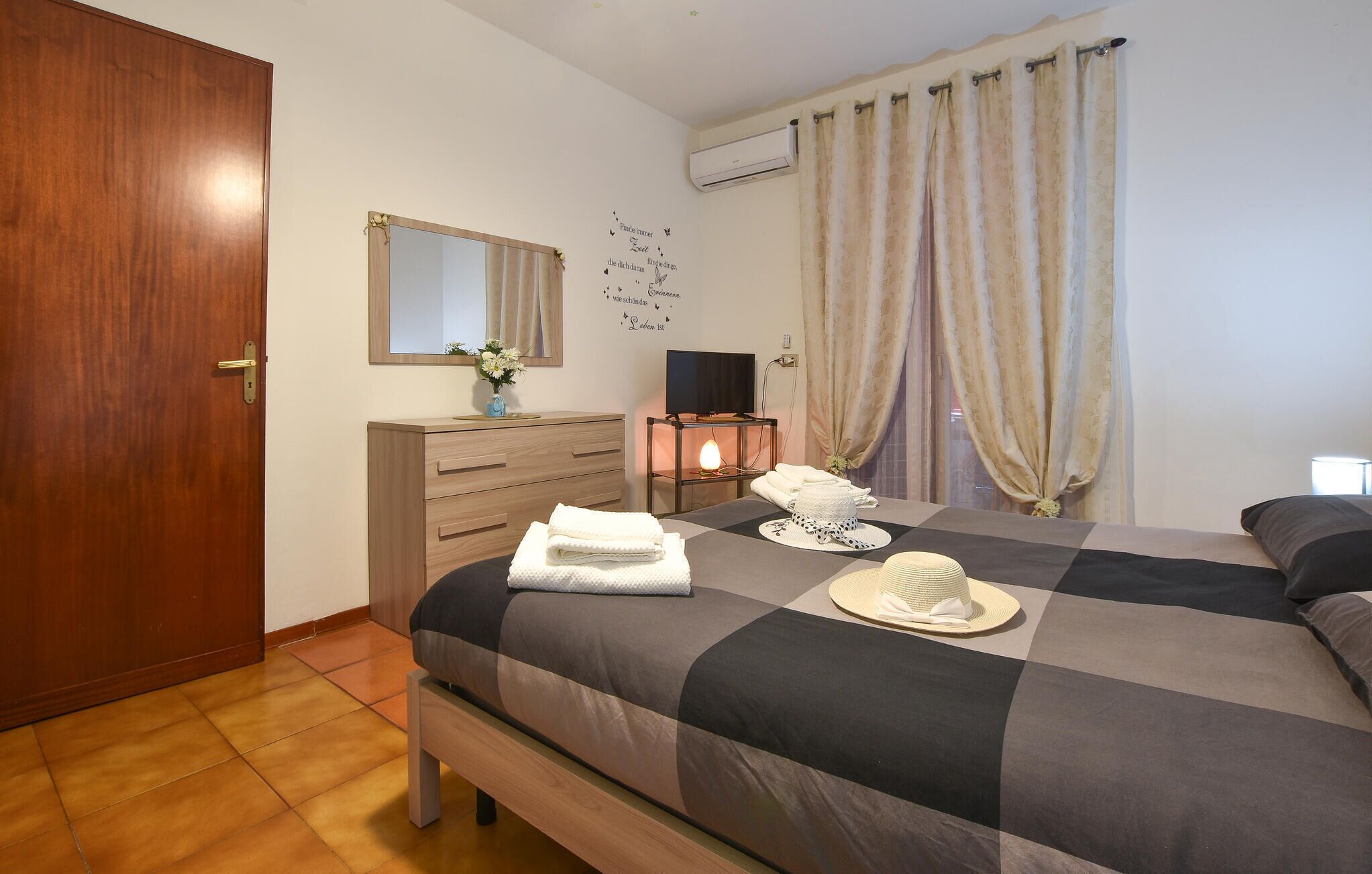 Iron/ironing board, free WiFi