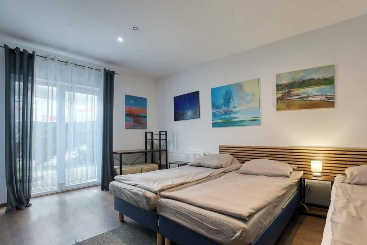 Free WiFi, wheelchair access