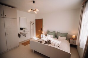 Comfort House, Multiple Bedrooms, Mountain View, Garden Area | Free cribs/infant beds, free WiFi, bed sheets - Alpenblick Gösweiner (Windischgarsten)