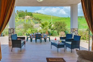 Outdoor dining - Oasi Relax by Biddizzi Rari - surrounded by greenery with a swimming pool (Sciacca)