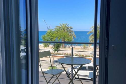 Fronte mare Alba chiara - 1° piano sx 