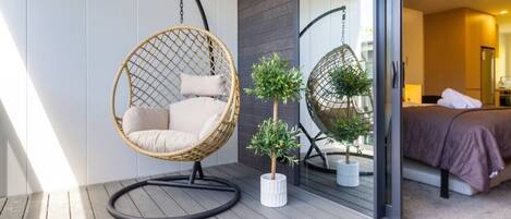 デスク、WiFi、ベッドシーツ