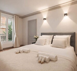 1 bedroom, desk, iron/ironing board, travel cot - Fabulous property near Panthéon with lift (Paris)