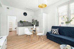 TV, offices - Działyńskich 1A | Poznań | Apartment | Near Old Town (Poznań)