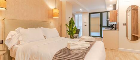 1 soverom, strykejern/-brett og reiseseng for barn