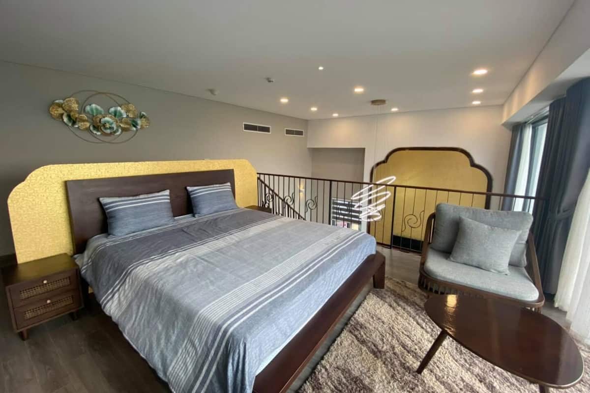 Frette Italian sheets, premium bedding, down duvets, memory-foam beds