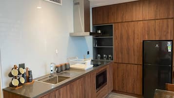 Mini-fridge, microwave, espresso maker, coffee/tea maker